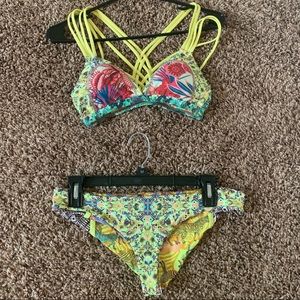 Maaji bikini set : top - small, bottoms - large